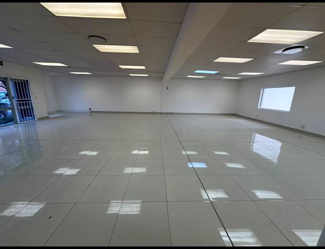 624M² WAREHOUSE TO LET IN NORTH RIDING